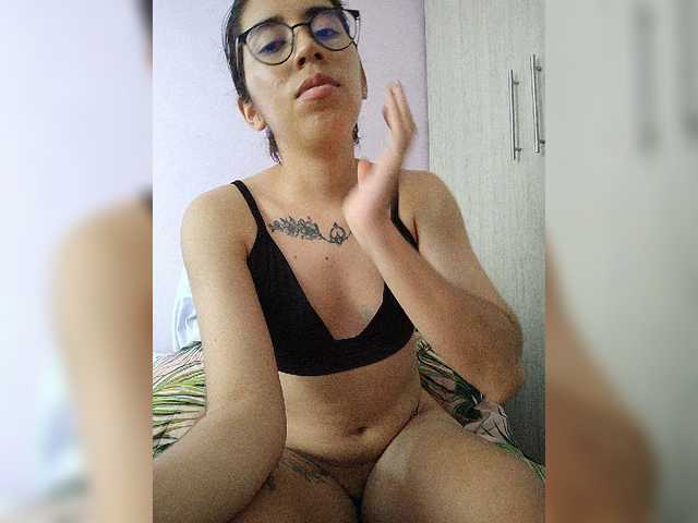 skinny333 live cam on BongaCams