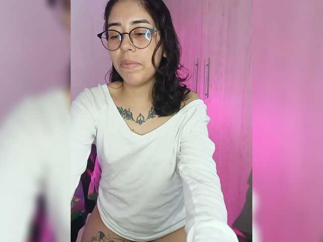 skinny333 live cam on BongaCams