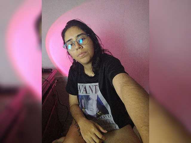 skinny333 live cam on BongaCams