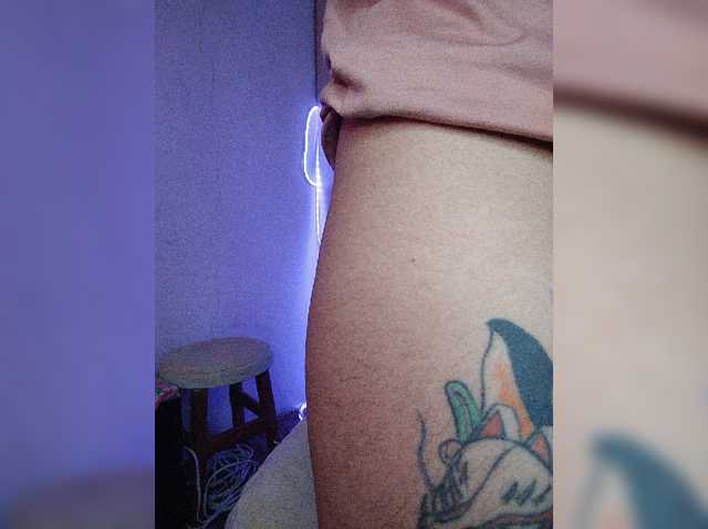 skinny333 live cam on BongaCams