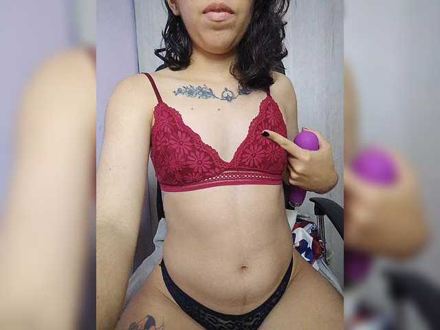 skinny333 live webcam show