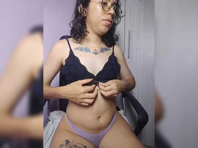skinny333 live webcam show