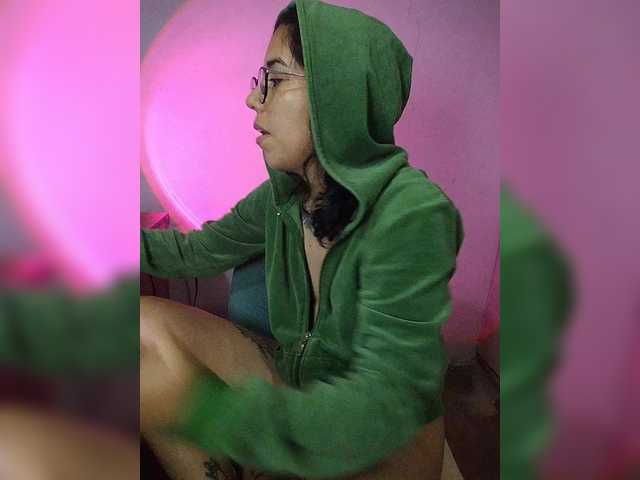 skinny333 live cam on BongaCams
