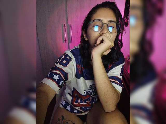 skinny333 live cam on BongaCams