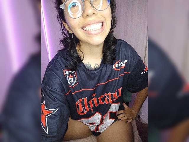 skinny333 live cam on BongaCams