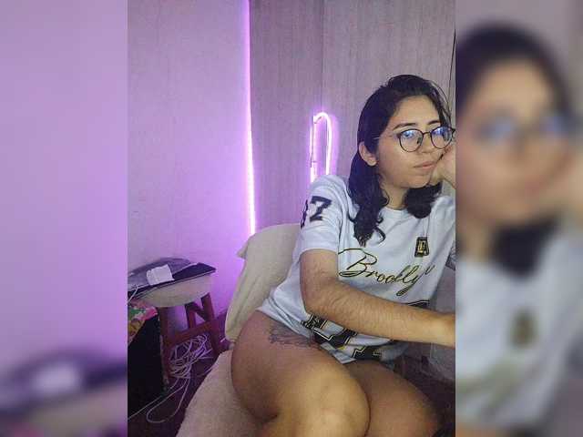 skinny333 live cam preview