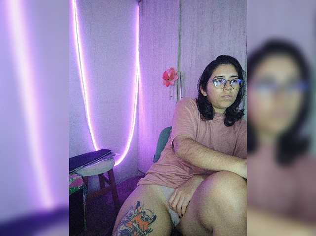 skinny333 live cam on BongaCams