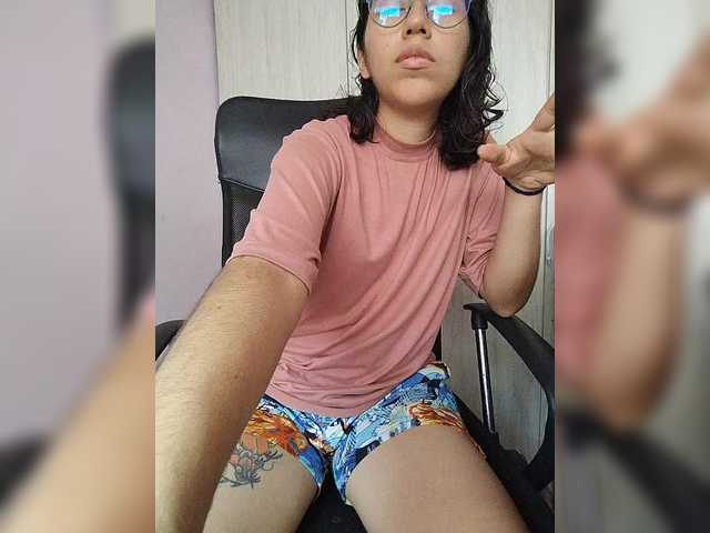 skinny333 live cam on BongaCams
