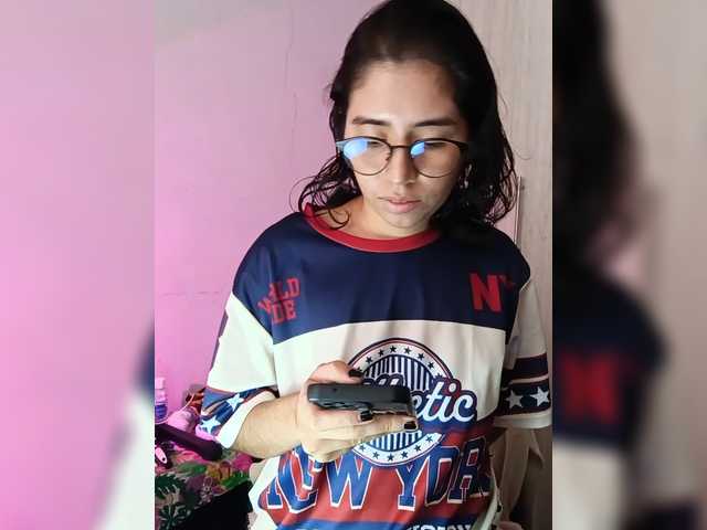 skinny333 live cam on BongaCams