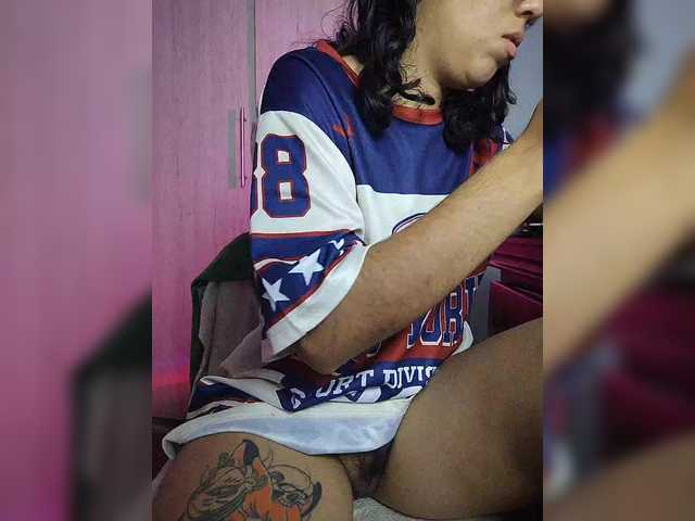 skinny333 live cam on BongaCams