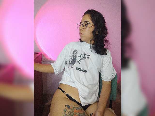 skinny333 live cam on BongaCams
