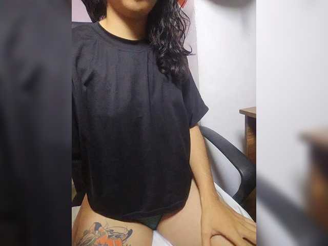 skinny333 live cam on BongaCams