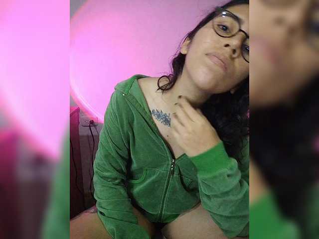skinny333 live cam on BongaCams