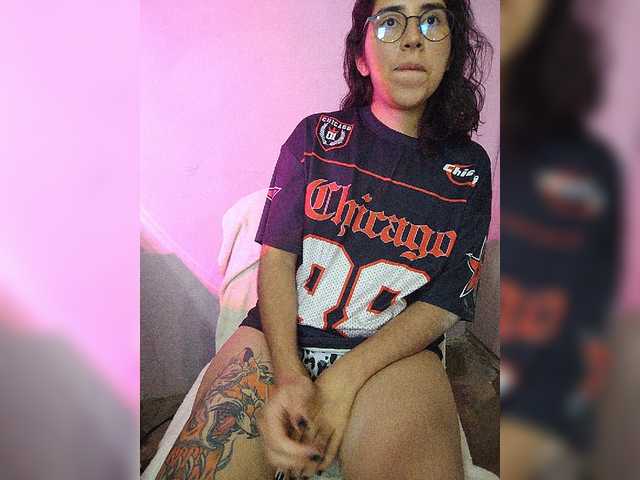 skinny333 live cam on BongaCams