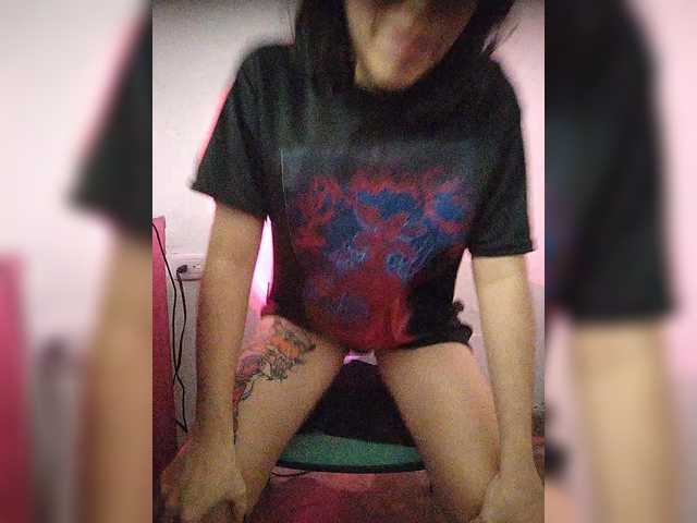 skinny333 live cam on BongaCams
