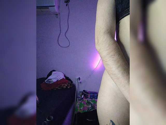 skinny333 live cam on BongaCams