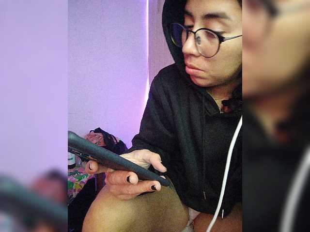 skinny333 live cam on BongaCams