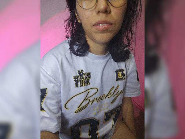 skinny333 live cam on BongaCams