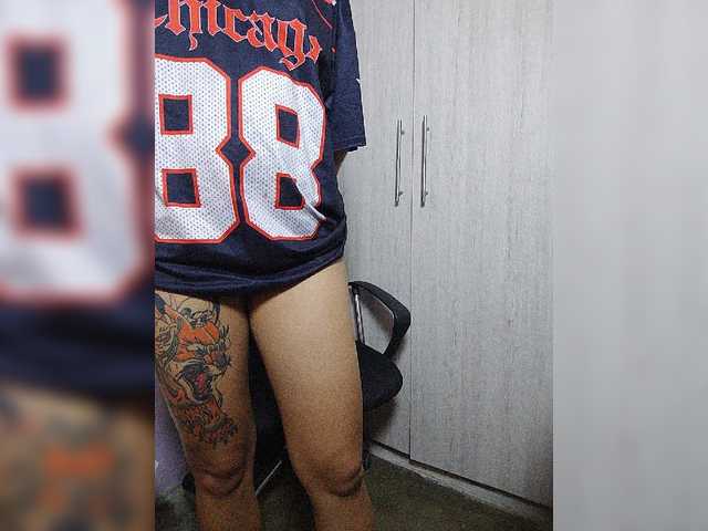 skinny333 live cam on BongaCams
