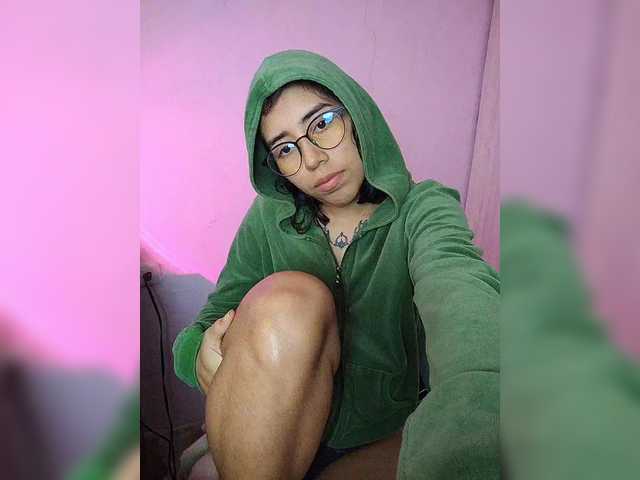 skinny333 live cam on BongaCams