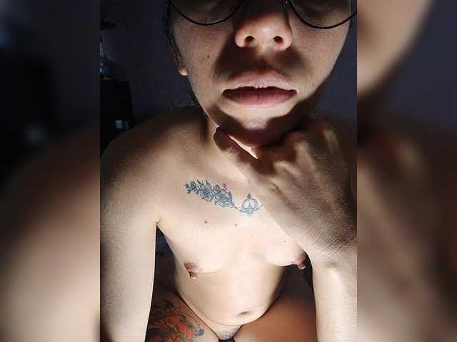 skinny333 live cam on BongaCams