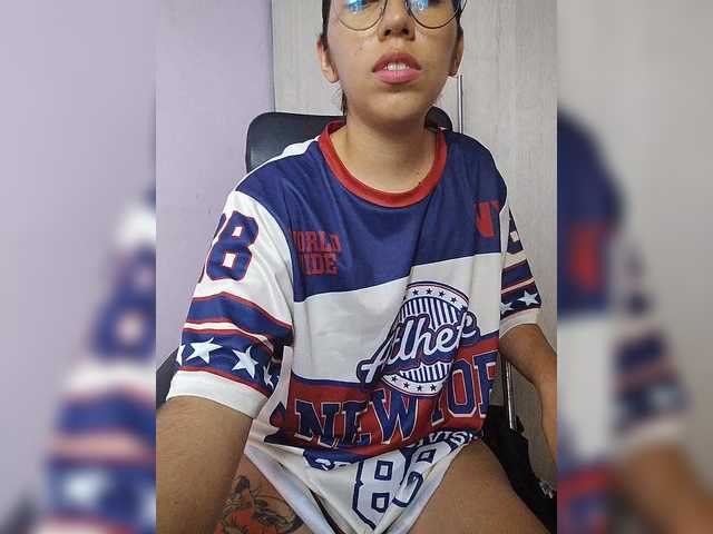 skinny333 live cam on BongaCams