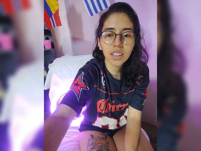 skinny333 live cam on BongaCams