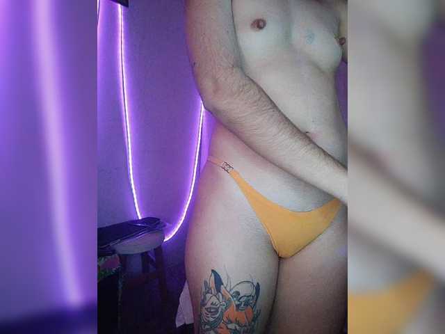 skinny333 live cam on BongaCams