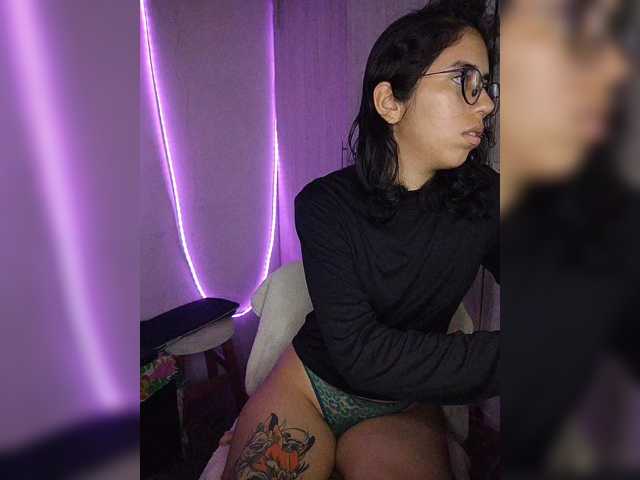skinny333 live cam on BongaCams