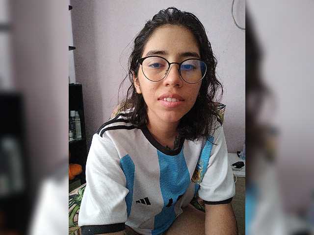 skinny333 live cam on BongaCams