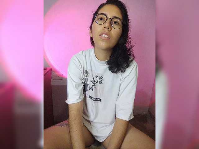 skinny333 live cam on BongaCams