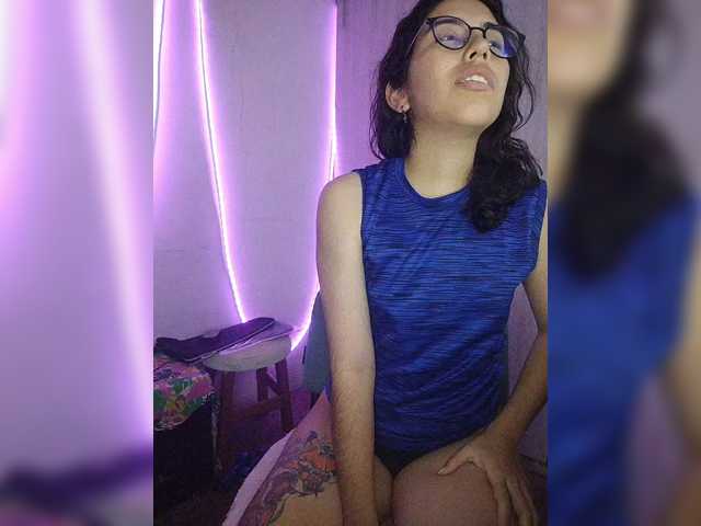 skinny333 live cam on BongaCams