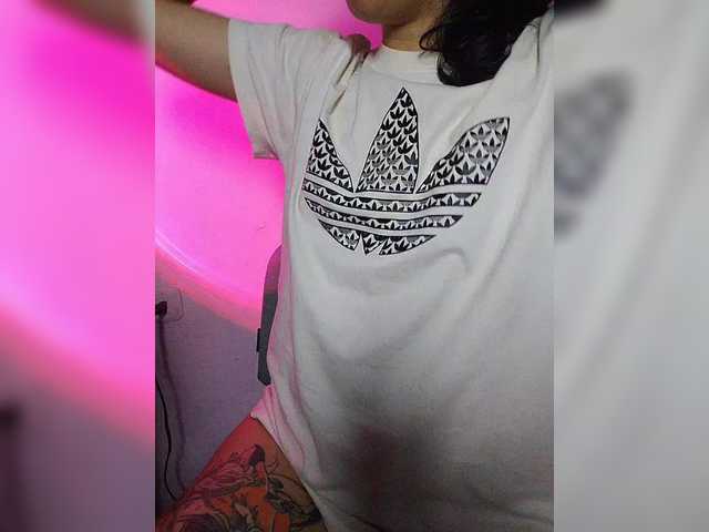 skinny333 live cam on BongaCams