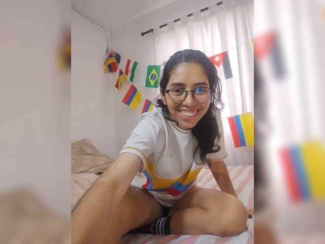 skinny333 live cam on BongaCams