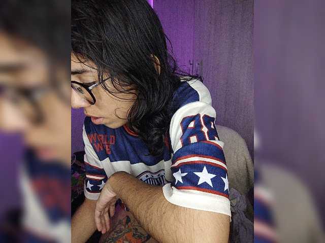 skinny333 live cam on BongaCams