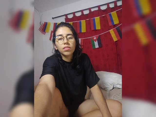 skinny333 live cam on BongaCams