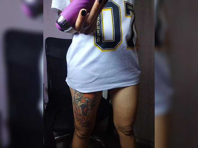 skinny333 live webcam show