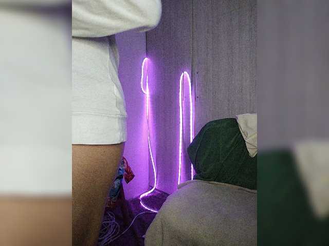 skinny333 live cam on BongaCams