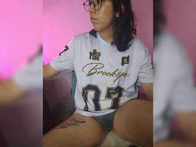 skinny333 live cam