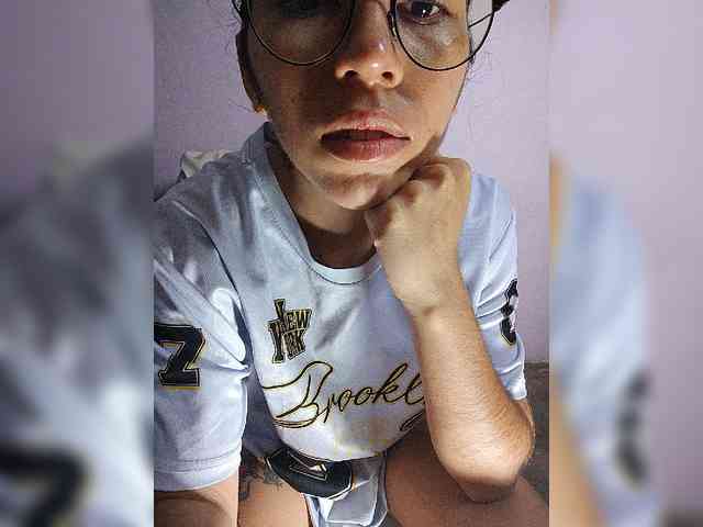 skinny333 webcam