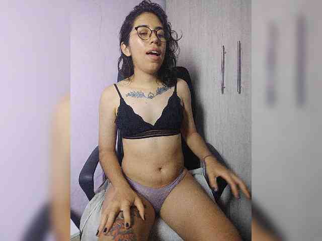 skinny333 webcam