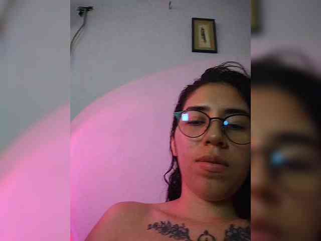 skinny333 webcam