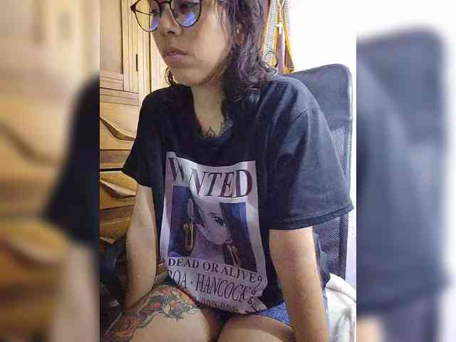 skinny333 webcam