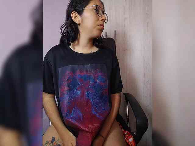 skinny333 webcam