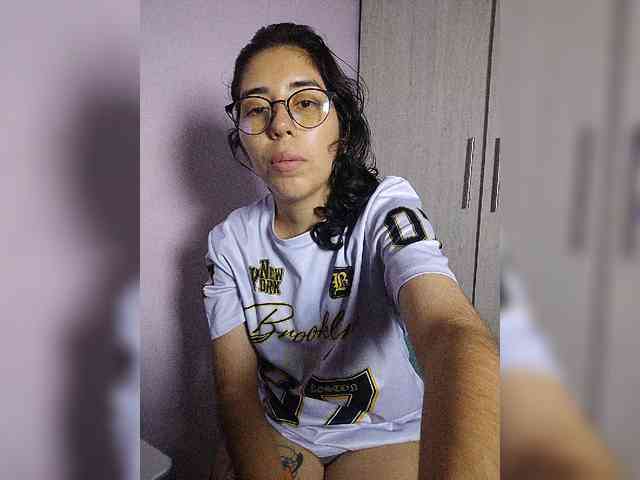 skinny333 webcam