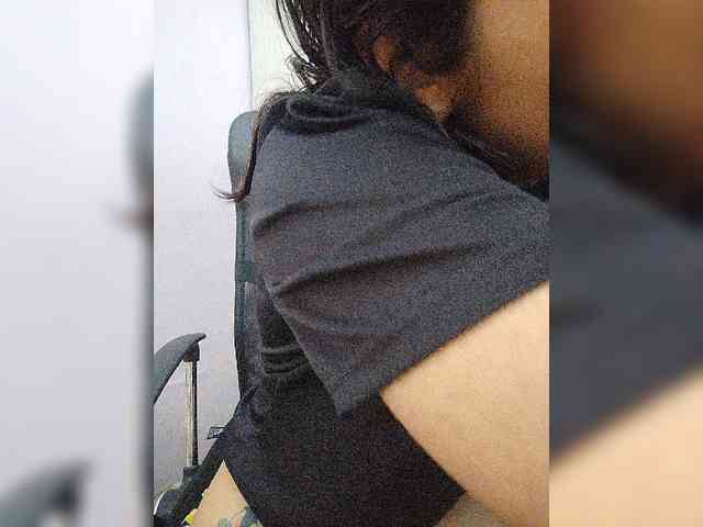 skinny333 webcam