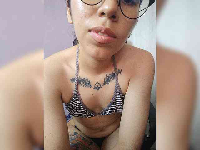 skinny333 webcam