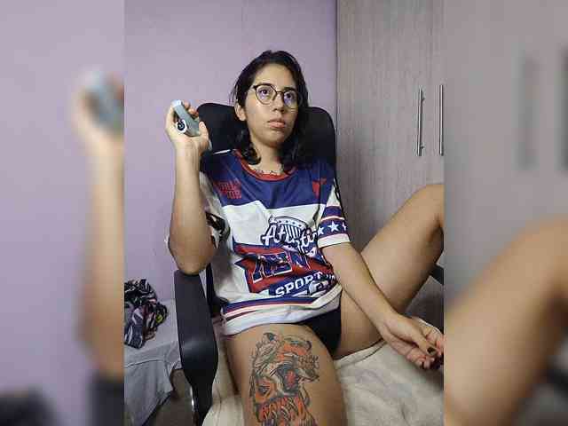 skinny333 webcam