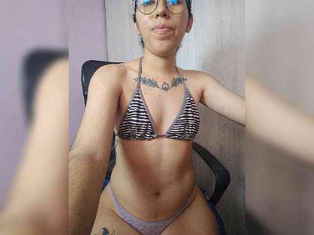skinny333 webcam