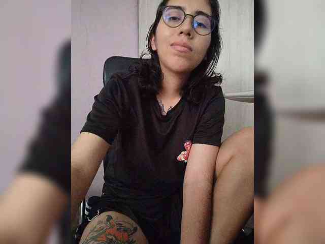 skinny333 webcam